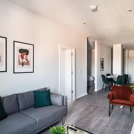 Modern & Spacious 2 Bed Apartment In Waterloo Liverpool エクステリア 写真